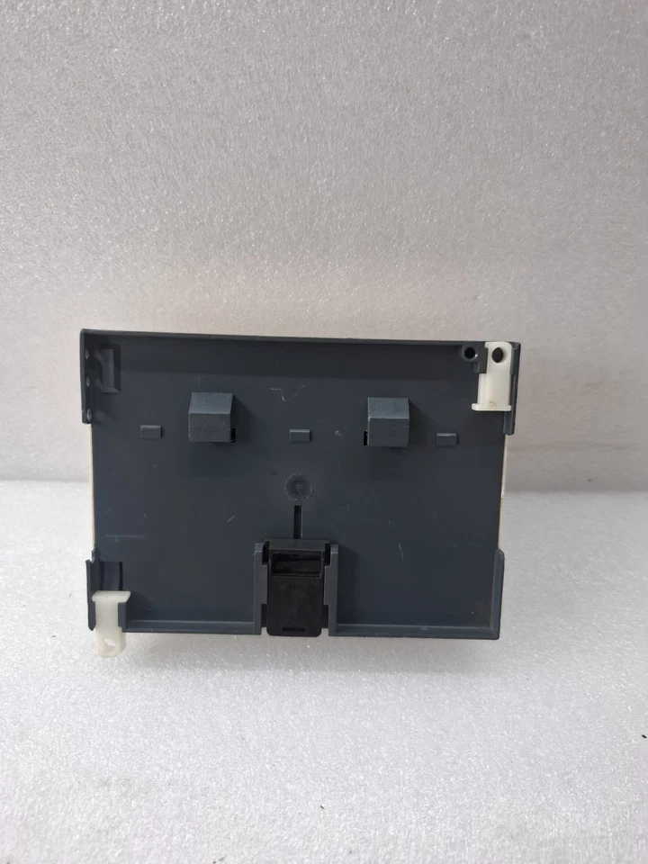 Used Working Telemecanique SR2 A201BD Smart Relay Zelio Logic 24VDC Free Ship